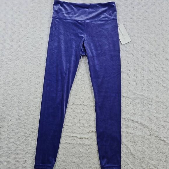 NWT Athleta Size Medium Elation purple velvet tight #467925 - Picture 1 of 9
